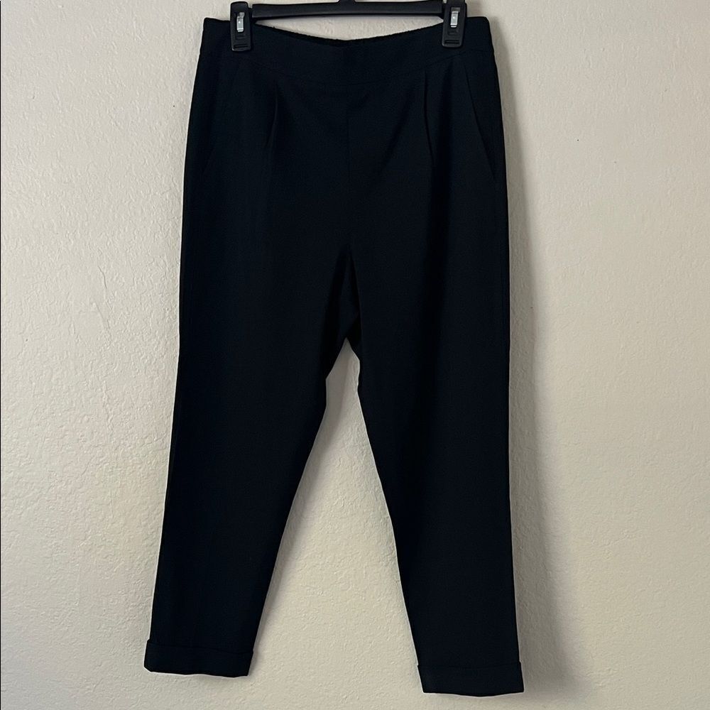 NWOT Vince Women's Pull on Straight Leg drawstring Crop in Black in Size 4